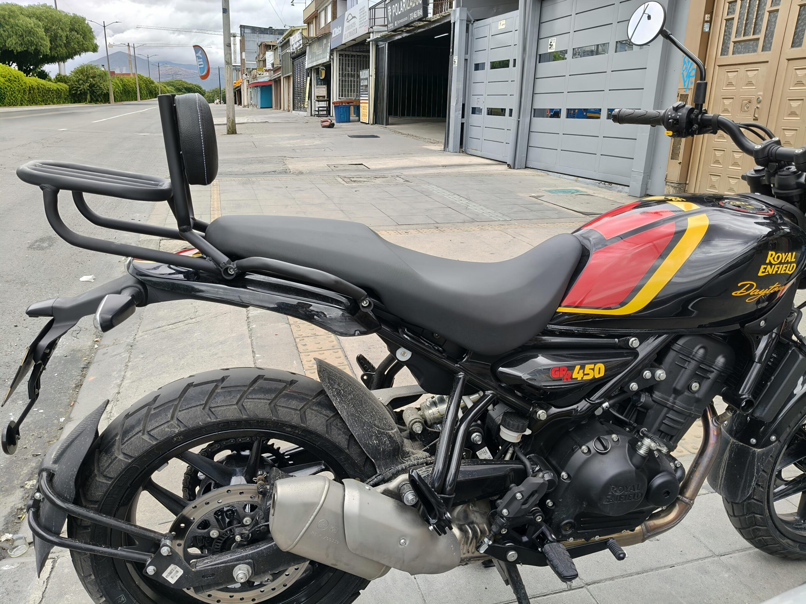 Espaldar con Parrilla Tubular GRR 450 $ 420.000